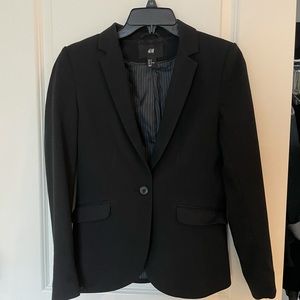 H&M black blazer size 6